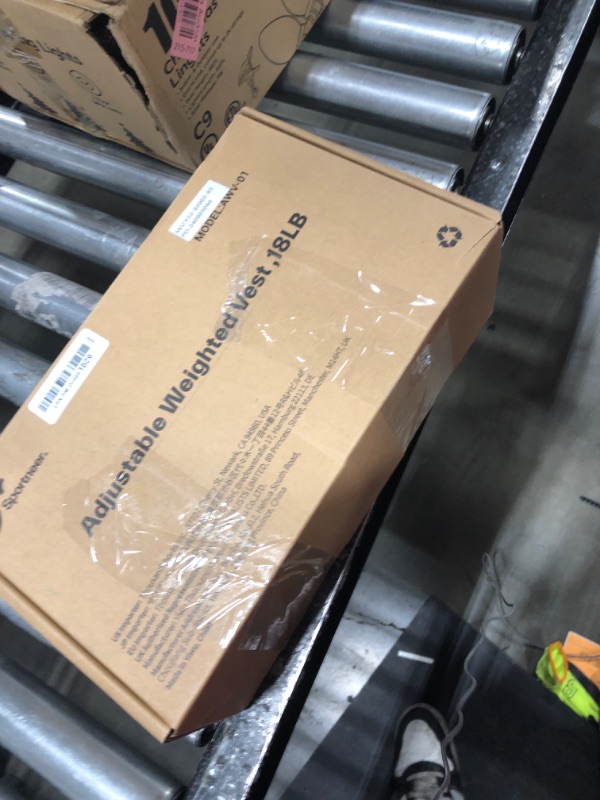 Photo 1 of Adjustable Weighted Vest Weights Set: Sportneer 2 4 6 8 10 12 14 16 18 Lbs Body Weight Vests 9 In 1 Fast Adjust Running Vest for Men Women Gym Home Workout Fitness Exercise Strength Training 2-18 Lbs