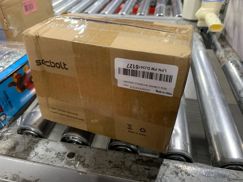 Photo 1 of Secbolt Pressure Switch Manifold Regulator Gauges Air Compressor Pressure Switch Control Valve 90-120PSI (American Pattern)