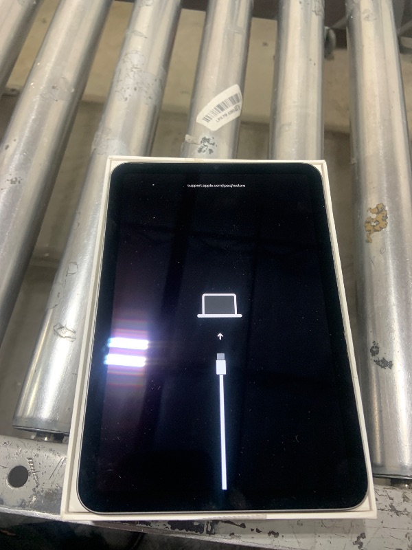 Photo 5 of Apple iPad Mini (6th Generation): A15 Bionic, 8.3-inch Liquid Retina Display, 64GB, Wi-Fi 6, 12MP front/12MP Back Camera, Touch ID, All-Day Battery Life – Space Gray