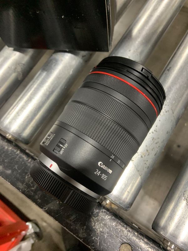 Photo 4 of Canon RF 28-70mm f/2L USM Lens