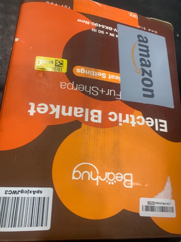 Photo 2 of Bearhug Electric Blanket Queen Size 84"x 90", Dual Controllers Heated Blanket, Faux Fur & Grey Sherpa, 10 Heating Levels & 1-12H Auto Off, Over-Heat Protect, ETL, Machine Washable