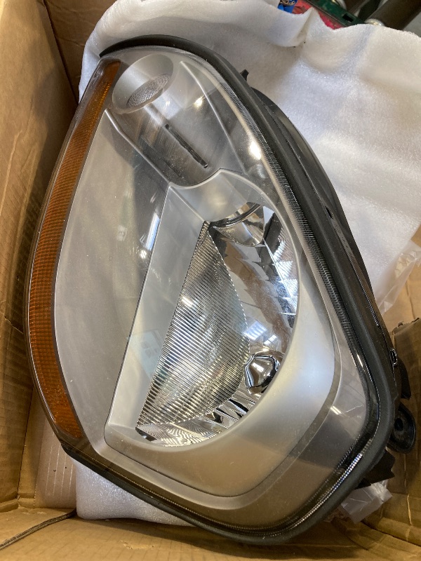 Photo 2 of Headlight Headlamp Assembly for Hyundai for Tucson 2005 2006 2007 2008 2009 Halogen Headlights Gray Housing Clear Lens Right Passenger Side Replacement Headlamps 921022E050 (Right Passenger Side)