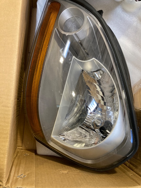 Photo 3 of Headlight Headlamp Assembly for Hyundai for Tucson 2005 2006 2007 2008 2009 Halogen Headlights Gray Housing Clear Lens Right Passenger Side Replacement Headlamps 921022E050 (Right Passenger Side)