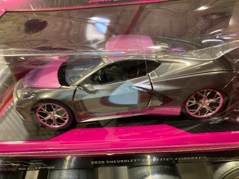 Photo 1 of Pink Slips 1:24 W2 2020 Chevy Corvette Stingray Die-Cast Car w/Base, Toys for Kids and Adults(Metallic Grey/Pink)