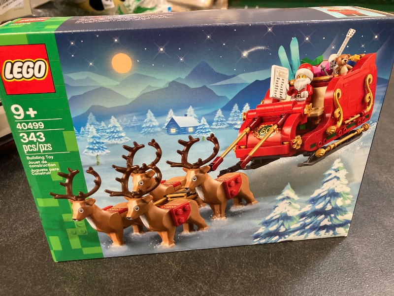 Photo 2 of LEGO Santas Sleigh Christmas Toy Set with Reindeer  Santa Figurine 40499