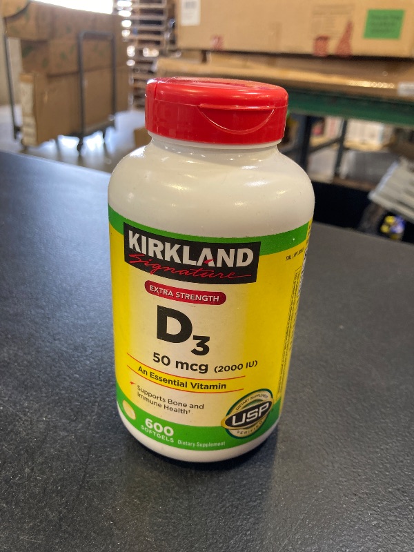 Photo 2 of Kirkland Signature Extra Strength Vitamin D3 2000 I.U. 600 Softgels, Bottle