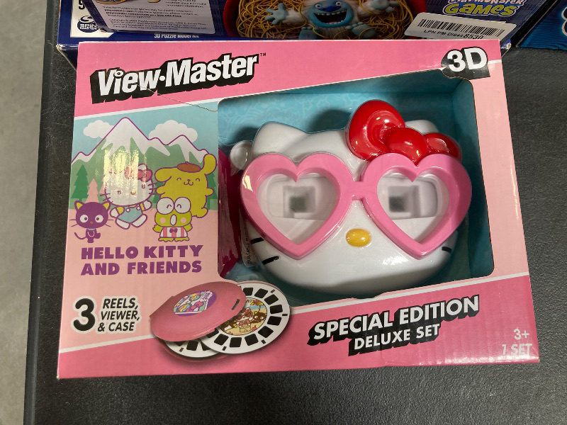 Photo 2 of View Master - Hello Kitty Deluxe View Finder Set - Reel Viewer for Kids, Adults, Classic Game, Retro Toy, Kawaii, Nostalgic Gift, View Finder Toys, Learning Toy, Ages 3+