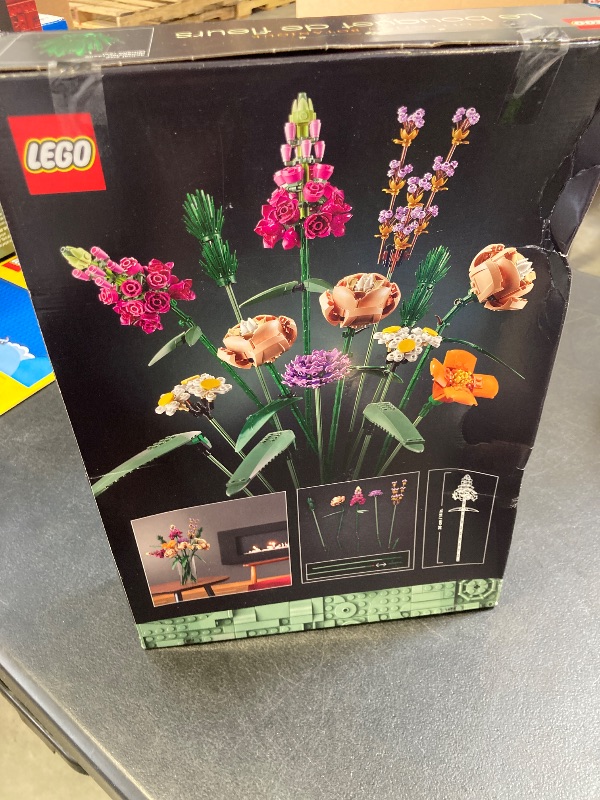 Photo 2 of LEGO® ICONS Flower Bouquet Building Kit 10280