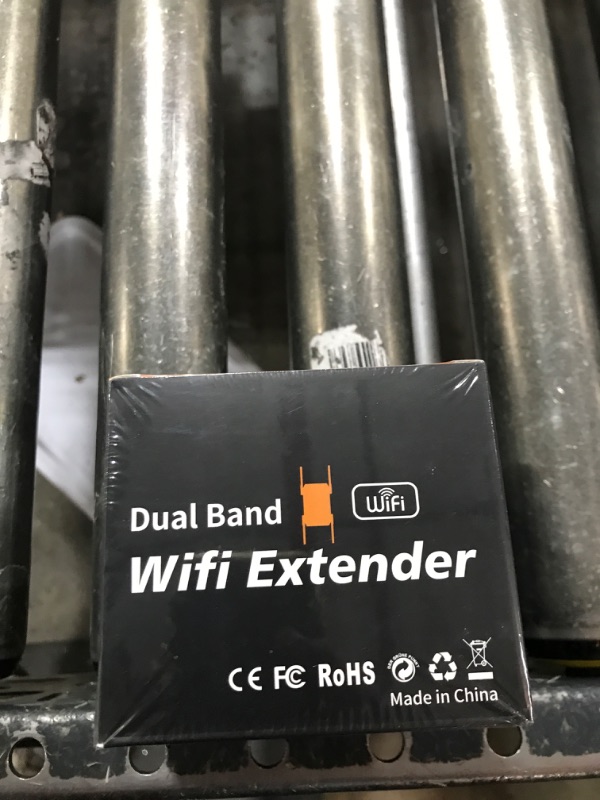 Photo 2 of WiFi Extender, 2024 Fastest WiFi Booster 1200Mbps Dual Band (5GHz/2.4GHz) WiFi Extenders Signal Booster for Home Internet Booster WiFi Repeater