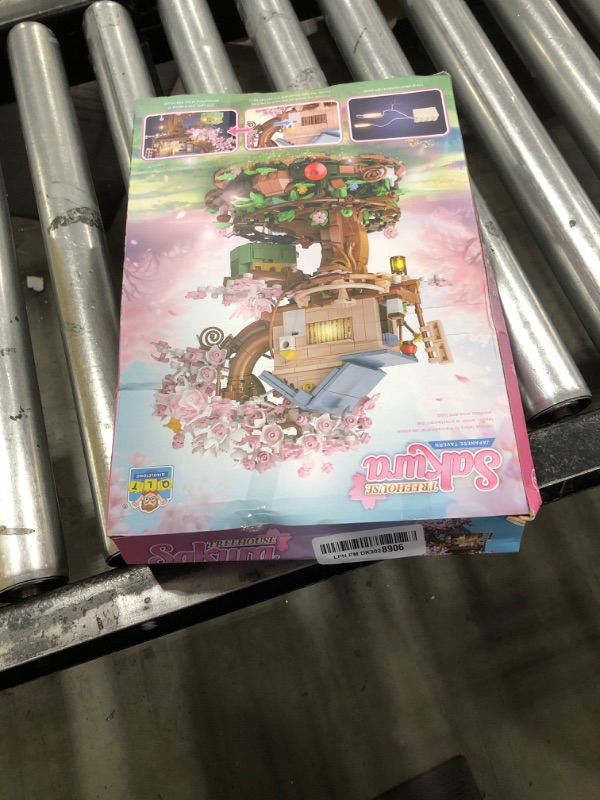 Photo 1 of Cherry Blossom Treehouse Building Set for Girls 8-12, Compatible with Lego Friends, Flowers House Japanese Izakaya Shop Architecture Building Blocks Toy with Light for Adults, Gift for Kids (1098 PCS)