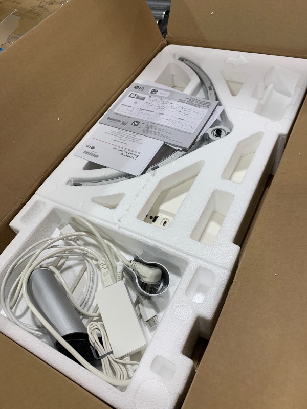 Photo 1 of LG UltraWide FHD 29-Inch Computer Monitor 29WQ600-W, IPS with HDR 10 Compatibility, AMD FreeSync, and USB Type-C, White/Silver