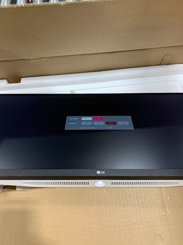 Photo 1 of LG UltraWide FHD 29-Inch Computer Monitor 29WQ600-W, IPS with HDR 10 Compatibility, AMD FreeSync, and USB Type-C, White/Silver