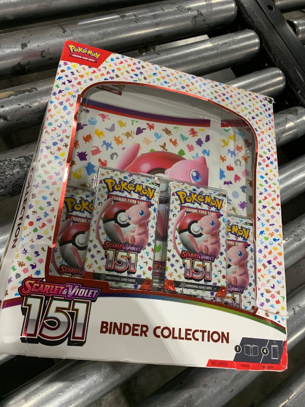 Photo 1 of Pokemon TCG Scarlet & Violet 3.5 Pokemon 151 Binder Collection