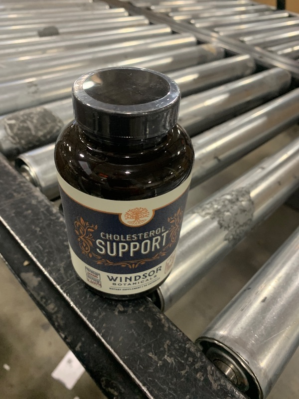 Photo 1 of Cholesterol Supplements - Citrus Bergamot, Niacin, Red Yeast Rice, Berberine, Aronia Berry Extract to Support Normal HDL and LDL Cholesterol Levels - 90 Vegan, Non-GMO Cholesterol Supplement Capsules