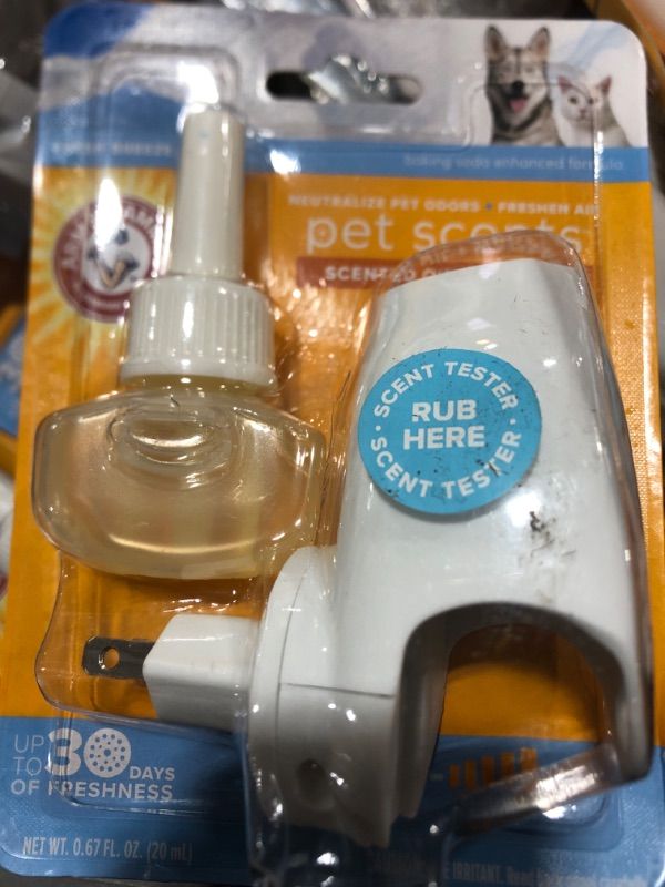 Photo 2 of Arm & Hammer Pet Scentsations Fresh Breeze Electric Oil Diffuser