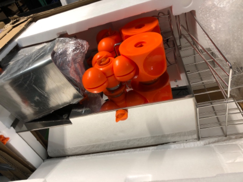 Photo 3 of ***USED - INCOMPLETE - MISSING NUMEROUS PARTS - SEE PICTURES - UNABLE TO TEST***
Commercial Orange Juicer Machine 110V, 120W Commercial Orange Juice Squeezer, Efficient 22-30 Oranges/Min, Easy to Clean with Pull-Out Filter Box, Stainless Steel & PP Materi