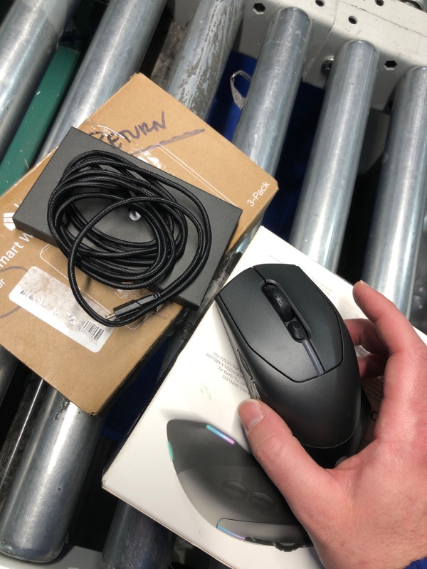 Photo 3 of (READ FULL POST) Alienware AW610M Wired/Wireless Gaming Mouse - 16000 DPI Optical Sensor