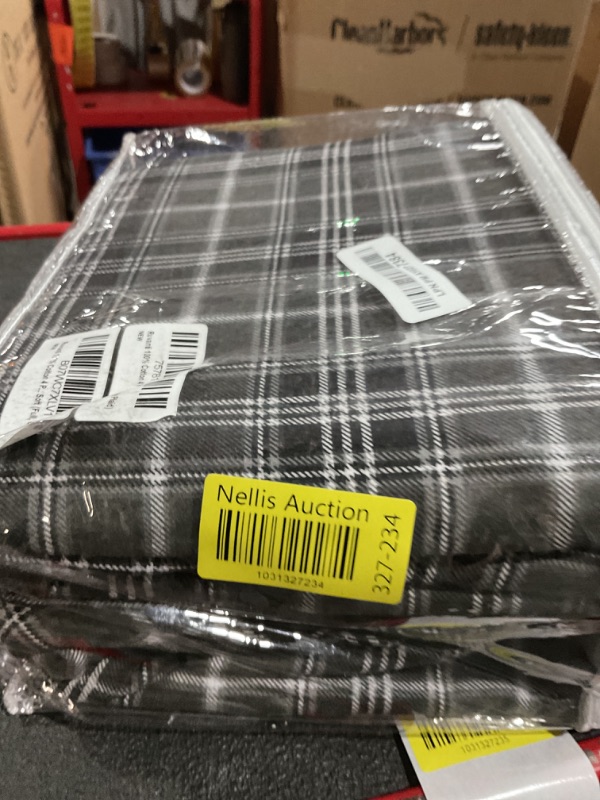 Photo 2 of ***MISSING FITTED SHEET***

RUVANTI Flannel Sheets Full Size - 100% Cotton Double Brushed Bed Sheets Set, Deep Pockets 16 Inches, All Seasons Breathable & Extra Soft Full Sheets, Warm & Cozy, 4 Piece, Grey Plaid