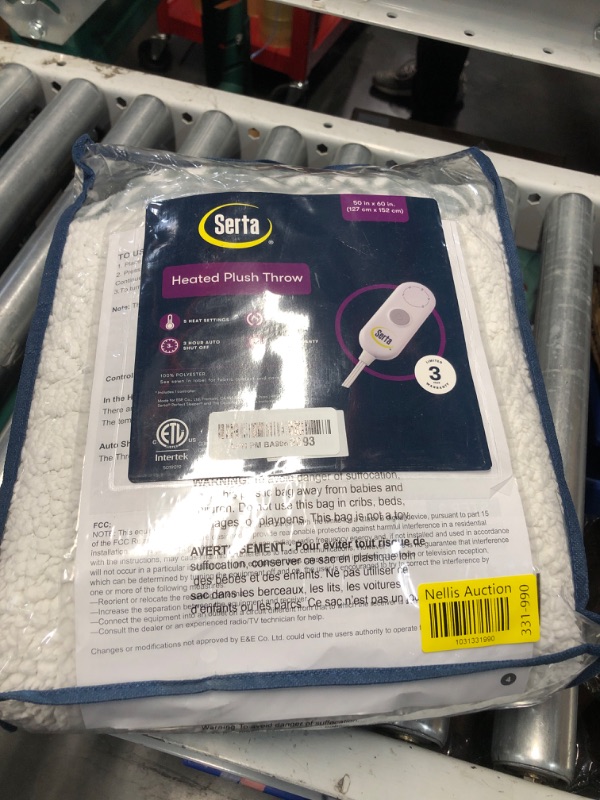 Photo 2 of ***POWERS ON BUT APPEARS TO NOT HEAT UP**
Serta Heated Throw Blanket - Reversible Fleece to Sherpa Electric Blanket, Fast Heating, Auto Shut Off Timer, Multi Heat Setting, ETL Certified, Machine Washable, Smoke Grey 50"x 60"