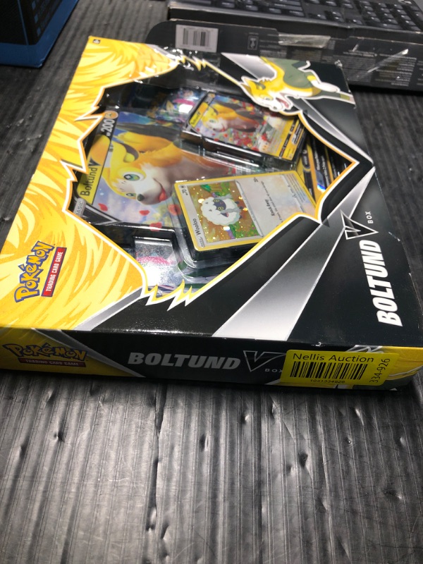 Photo 2 of ***NONREFUNDABLE***PARTIAL SET, MISSING 2 FOIL PACKS***Pokemon TCG: Boltund V Box, Multicolor, 820650851186