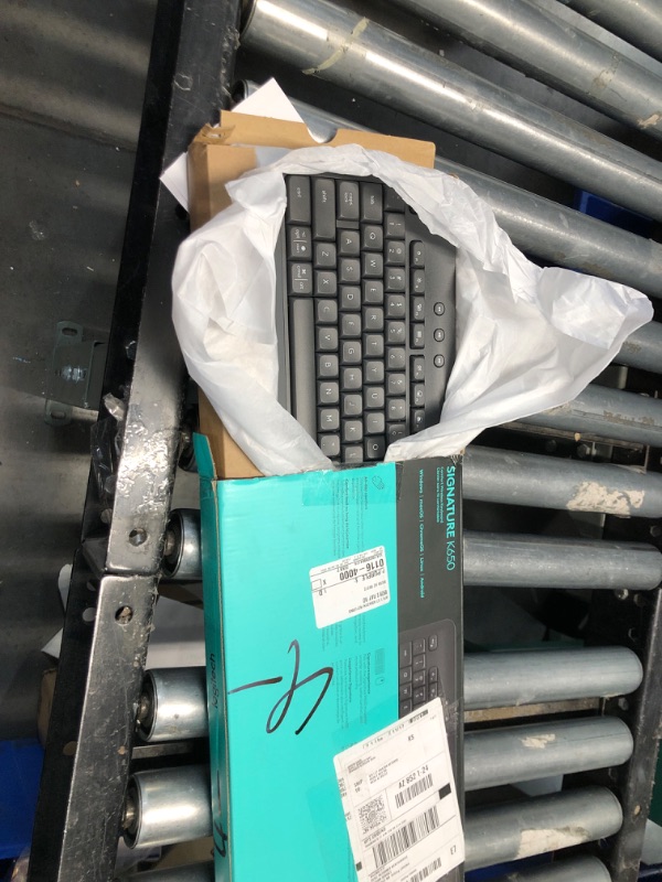 Photo 1 of Logitech Signature K650 Comfort Full-Size Wireless Keyboard with Wrist Rest, BLE Bluetooth or Logi Bolt USB Receiver, Deep-Cushioned Keys, Numpad, Compatible with Most OS/PC/Window/Mac - Graphite Keyboard Graphite