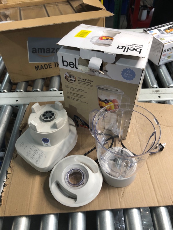 Photo 2 of ***FOR PARTS ONLY***(NON REFUNDABLE)
bella 10 Speed Countertop Blender, Juicer & Smoothie Maker, Fits-anywhere™ Kitchenware, Slim Flip & Store Design, Dishwasher Safe 48oz Capacity Pitcher & Lid, Stainless Steel Blade, 450 Watt, Oatmilk