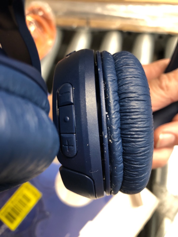 Photo 4 of ***(MINOR DAMAGE/ SEE NOTES) ***
JBL Tune 510BT - Bluetooth headphones with up to 40 hours battery, microphone for call, foldable and comfortable, Android and iOs compatible (Blue)