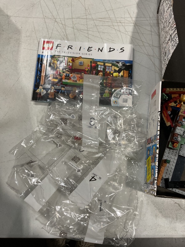 Photo 1 of *USED MISSING PIECES*LEGO Ideas - Friends - Central Perk 21319 (LEGO Hard to Find) (Retiring Soon)