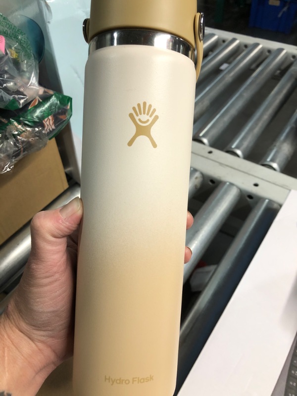 Photo 3 of 
Hydro Flask 24 Oz Wide Flex Straw Cap Honey Ombre