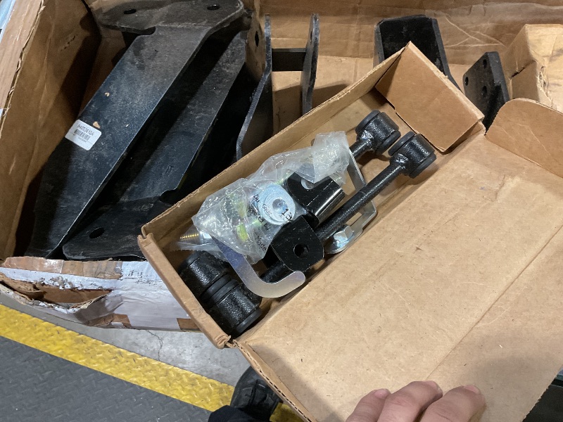 Photo 1 of 
***incomplete kit, selling for parts
Rough Country 5" Lift Kit for 2003-2007 Dodge Ram 2500/3500 | Diesel - 392.23