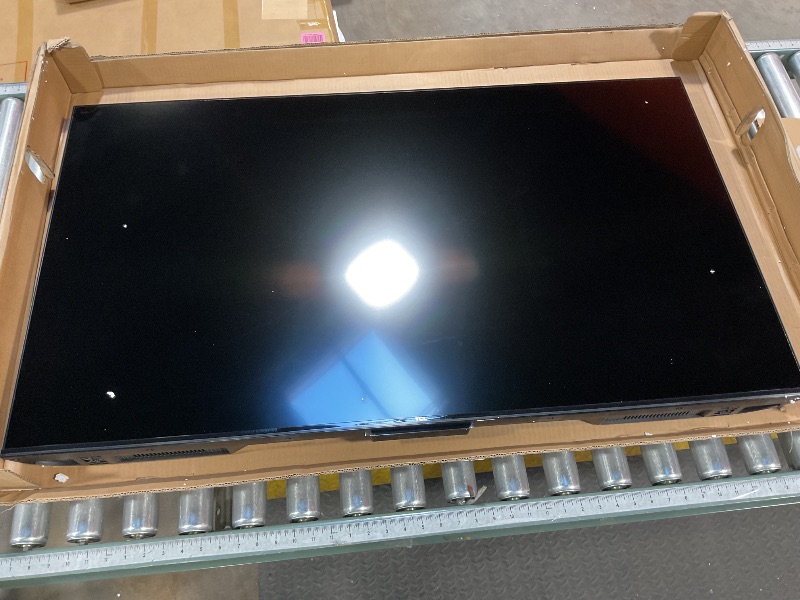 Photo 3 of 75” Class DU7200 Series Crystal UHD 4K Smart Tizen TV (2024) could not plug TV in as it was built wrong parts only all sales are final