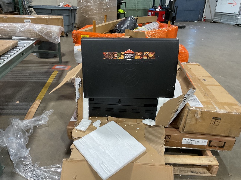 Photo 1 of Blackstone North Atlantic Imports 273249 28 in. Gas Griddle Station with Hood