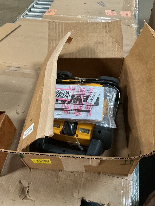 Photo 1 of ****FOR PARTS ONLY/ WON'T CHARGE***** DEWALT DXAEJ14 Digital Portable Power Station Jump Starter - 1600 Peak Amps with 120 PSI Compressor for Tires, Sports Equipment & Bikes, 15W USB-A and 25W USB-C Power