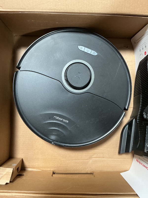 Photo 1 of ***USED***roborock Saros 10 Robot Vacuum and Mop, 22,000Pa Suction, AI Obstacle Avoidance, 3.14-inch Ultra Thin, Intelligent Dirt Detection, Zero Tangling Main Brush, Hot Water Mop & Dock Self Cleaning
