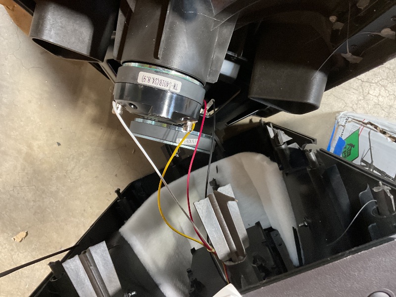 Photo 1 of ***MAJOR DAMAGE/USE FOR PARTS***Gemini Sound GSP-5500 15" 2200W Bluetooth PA Speaker with TWS, 3-Channel Mixer, XLR Outputs, USB MP3 Playback – Perfect for DJs, Weddings, Parties & Events