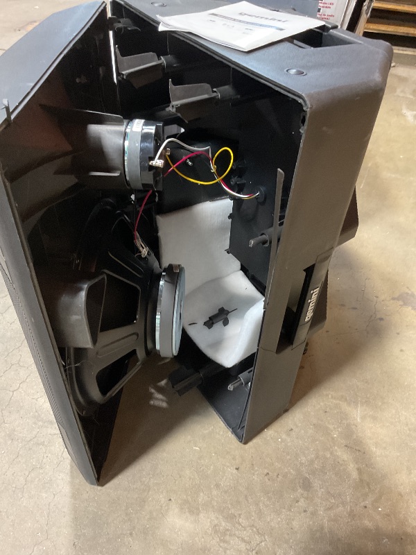Photo 1 of ***MAJOR DAMAGE/USE FOR PARTS***Gemini Sound GSP-5500 15" 2200W Bluetooth PA Speaker with TWS, 3-Channel Mixer, XLR Outputs, USB MP3 Playback – Perfect for DJs, Weddings, Parties & Events