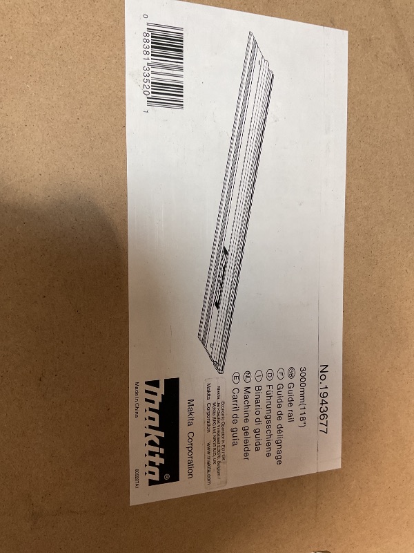 Photo 1 of ***MINOR DAMAGE ***Makita 194367-7 118" Guide Rail