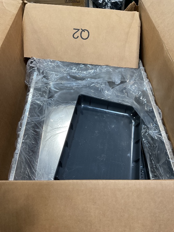 Photo 1 of **missing spoon**XXL Stainless Steel Litter Box with Lid, 28" Lx20 W Extra Large Cat Litter Boxes for Big Cats, Jumbo Metal Litter Box with Footboard & Scoop,Anti-Leakage,Non-Sticky,Odorless,Easy to Clean