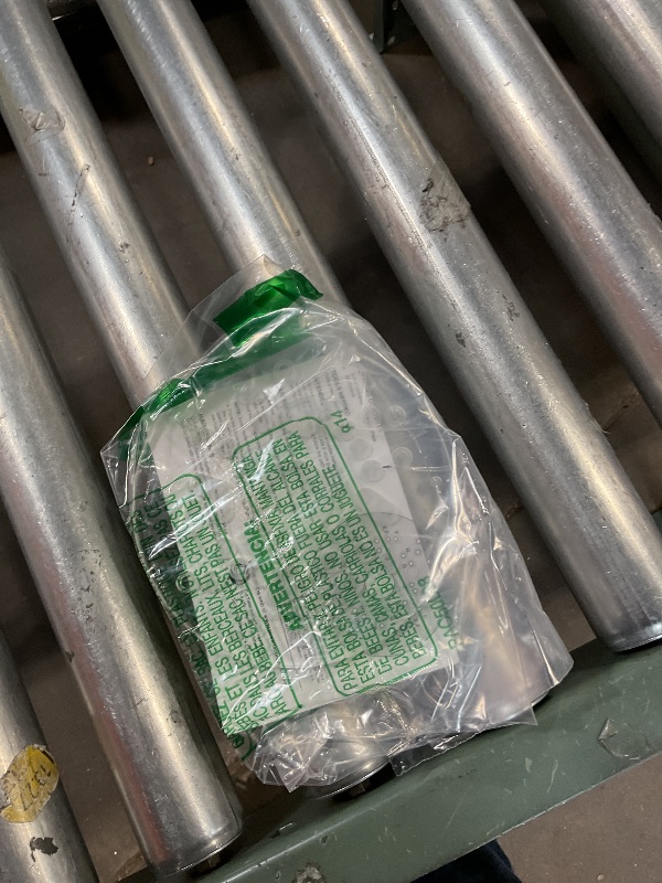 Photo 1 of ***MISSING SCREWS*** POWERTEC Router Base Plate Acrylic 5-3/4" w/Screws & Predrilled Holes for Trim & Plunge Routers, Clear Guide Bushing Router Plate, Fits Listed Models Bosch, DeWalt, Makita, Porter Cable & More - 71381