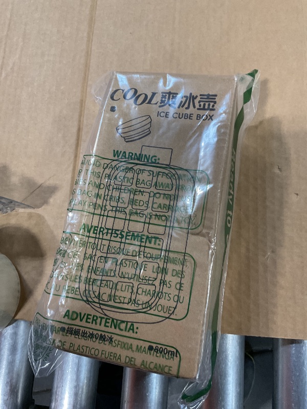 Photo 1 of 2 In 1 Ice Cube Bottle, Ice Cube Bottle With Straw, Portable Touch Free Ice Cube Trays, Press To Release Ice Tray for Home Ice Making, Outdoor Picnics, Office Use (800ml/28oz)