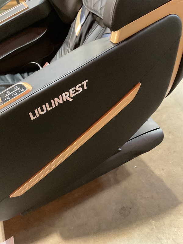 Photo 1 of **SCRAPES. DIRT**LIULINREST 2026 4D Massage Chair Full Body, Zero Gravity Massage Chair with SL-Track & Heating, Massage Shiatsu Recliner Chair with Smart Voice Control, Touchable Screen, Airbags, Foot Rollers (BLACK)