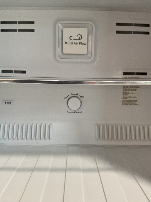Photo 1 of *** MINOR DAMAGE***BLACK+DECKER 16.4 Cu. Ft. Top Mount Refrigerator with Freezer, 2 Door Refrigerator with Top Freezer and Separate Temperature Controls, Auto Defrost, BR1640KW, White