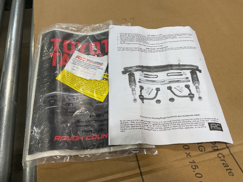 Photo 1 of *** PARTIAL SET/MISSING UNKNOWN PARTS***Rough Country 3.5" Bolt-On Lift Kit w/N3 Struts for 2005-2023 Tacoma - 74231RED