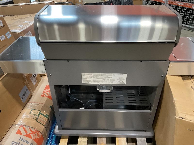 Photo 1 of *** MINOR DAMAGE/UNKNOWN MISSING PARTS***Napoleon Rogue PRO 625 Natural Gas Grill with Infrared Side Burner, Stainless Steel, Durable 6-Burner BBQ