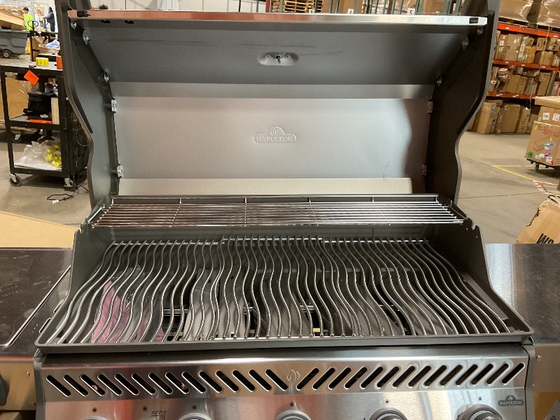 Photo 1 of *** MINOR DAMAGE/UNKNOWN MISSING PARTS***Napoleon Rogue PRO 625 Natural Gas Grill with Infrared Side Burner, Stainless Steel, Durable 6-Burner BBQ