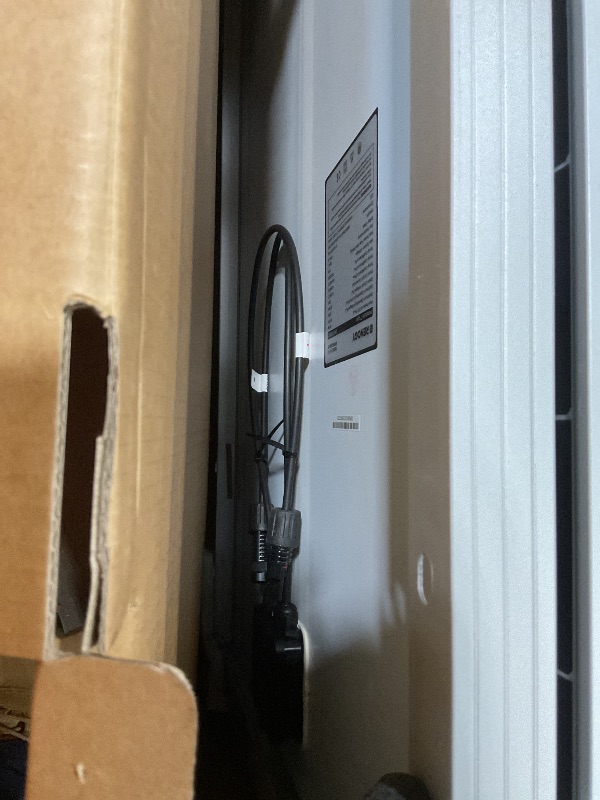 Photo 1 of ?New Version? Renogy Premium 400 Watt 12 Volt Solar Kit 4 Pcs 100W Panel+40A MPPT Charge Controller+ Bluetooth Module Fuse+ Mounting Z Brackets+Adaptor Kit +Tray Cables Set for RV Cabin and More