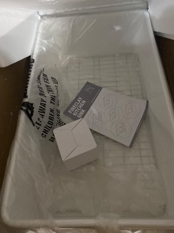 Photo 1 of GETPRO Farmhouse Sink 30 Inch Fireclay White Kitchen Sink Apron Front Farm Sink Large Deep Single Bowl Kitchen Sink Undermount Modern Farmer Sink with Accessories