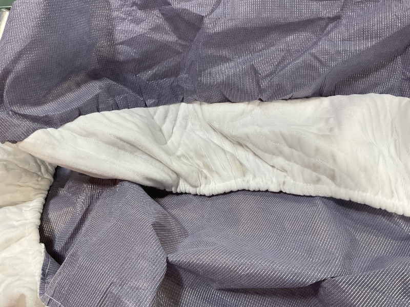 Photo 1 of ZINUS Metal Box Spring with Wood Slats, 4 Inch Mattress Foundation, Sturdy Steel Structure, Easy Assembly, Twin This item may have been assembled once as the hardware is out of its original pack and in a Ziploc bag, but it does look like it’s in good cond