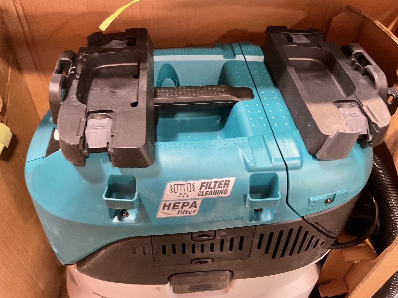 Photo 3 of Makita  11 Gallon Wet/Dry HEPA Filter Dust Extractor/Vacuum