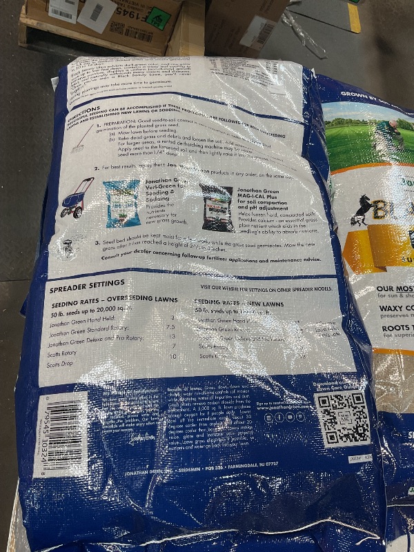 Photo 1 of Jonathan Green (10324) Black Beauty Ultra Grass Seed - Cool Season Lawn Seed (50 lb)